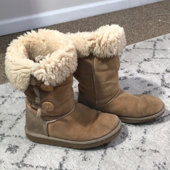 UGG Tan Three Button Boots Size 7 - Picture 2 of 15